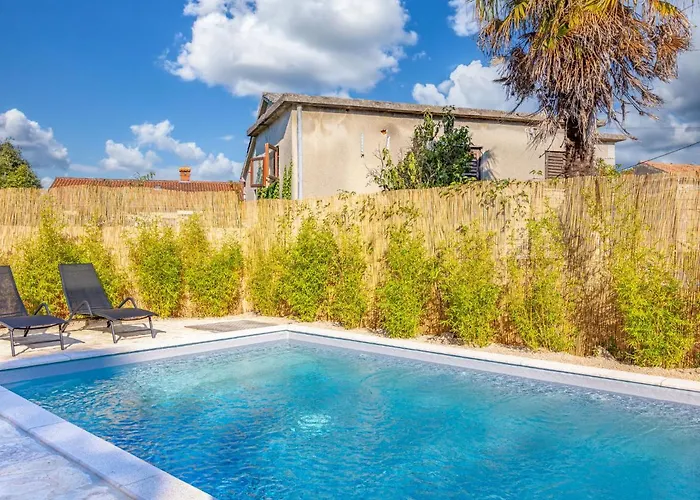 Paesana Heritage House By Interhome * Врбник